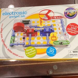 Discovery Kids Electronic Gadget Lab - ages 8+